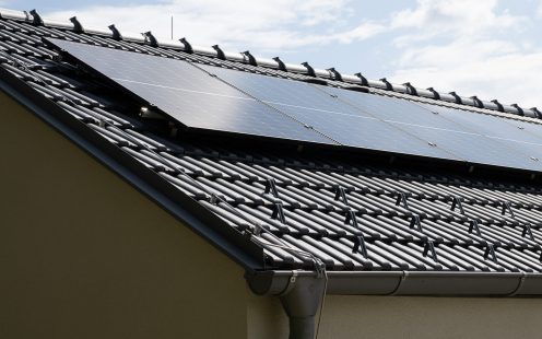 Installierte PV Anlage auf Tondach