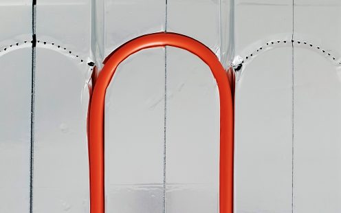 Unterbau für Fußbodenheizung Nahaufnahme mit Rohr