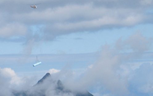 Transport Trinkwassertank mit Hubschrauber